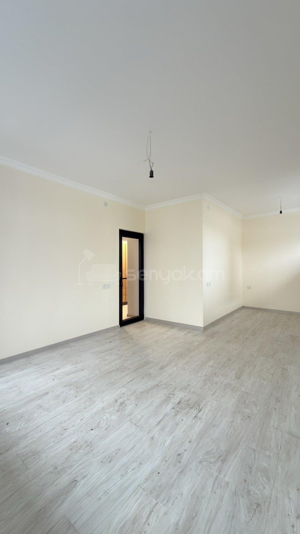 1 Սենյականոց Բնակարան Քարե Շենքում, 48քմ, 1/5 հարկ, Կապիտալ Վերանորոգված