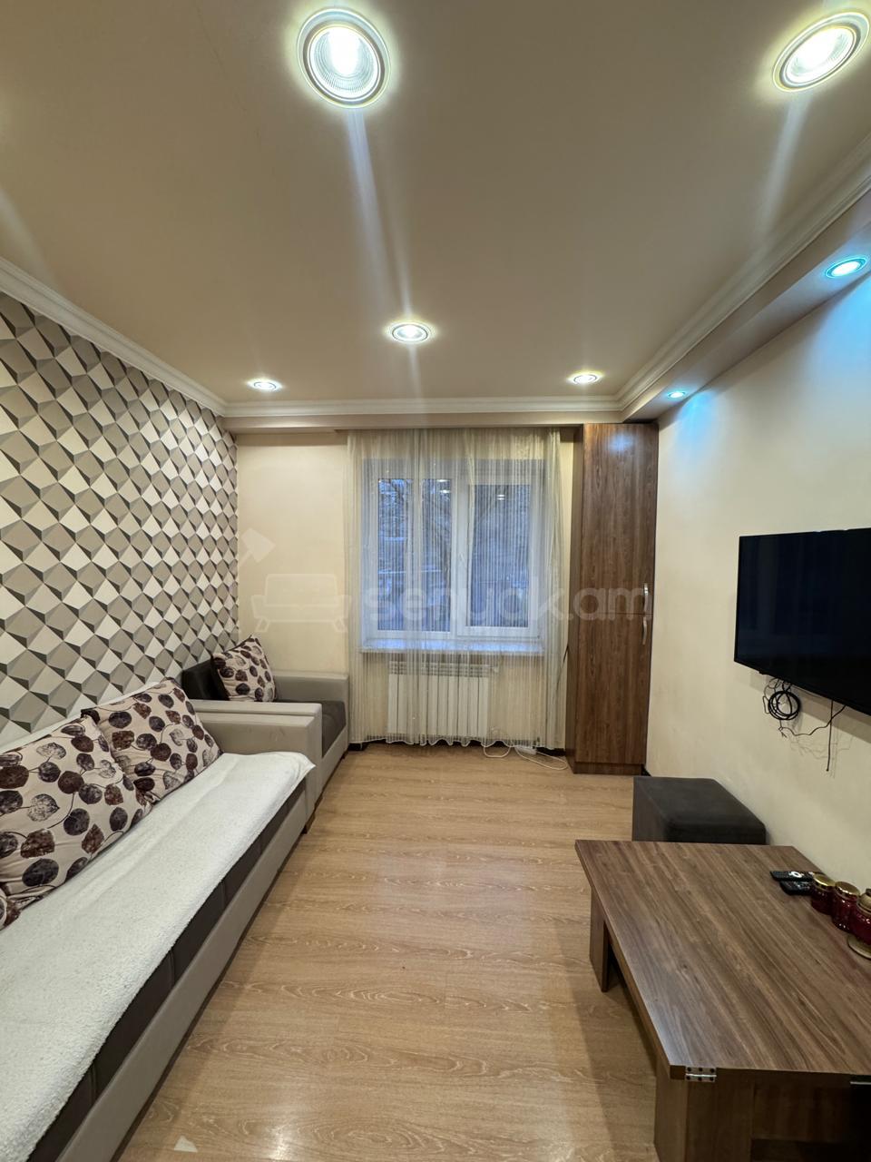 2 Սենյականոց Բնակարան Քարե Շենքում, 65քմ, 3/5 հարկ, Կապիտալ Վերանորոգված, Կահավորված, Արևկող