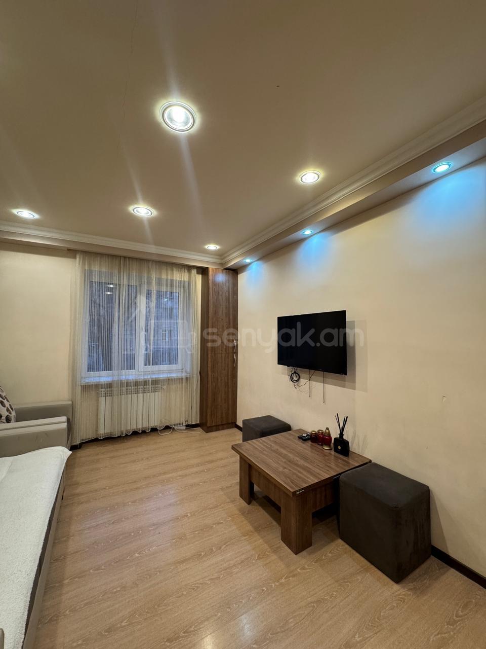 2 Սենյականոց Բնակարան Քարե Շենքում, 65քմ, 3/5 հարկ, Կապիտալ Վերանորոգված, Կահավորված, Արևկող