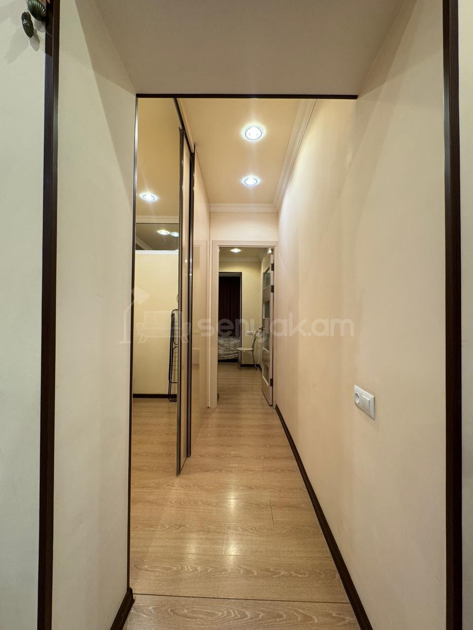 2 Սենյականոց Բնակարան Քարե Շենքում, 65քմ, 3/5 հարկ, Կապիտալ Վերանորոգված, Կահավորված, Արևկող