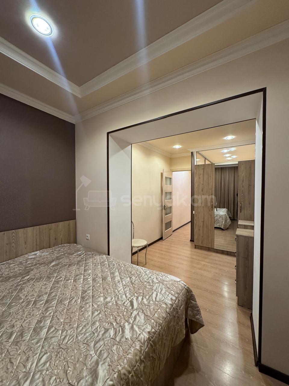 2 Սենյականոց Բնակարան Քարե Շենքում, 65քմ, 3/5 հարկ, Կապիտալ Վերանորոգված, Կահավորված, Արևկող