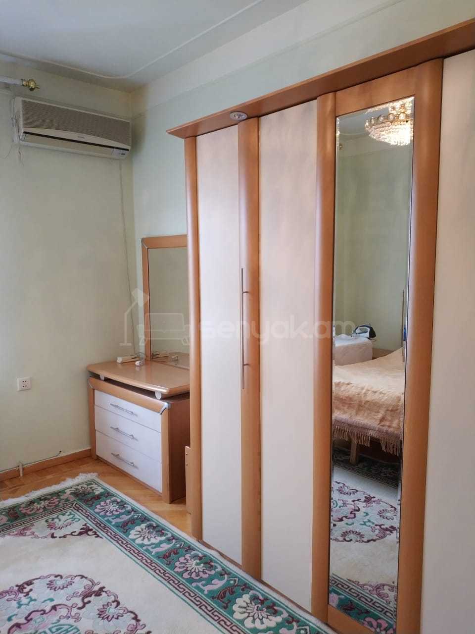 3 Սենյականոց Բնակարան Քարե Շենքում, 72քմ, 4/5 հարկ, Կապիտալ Վերանորոգված, Կահավորված, Արևկող