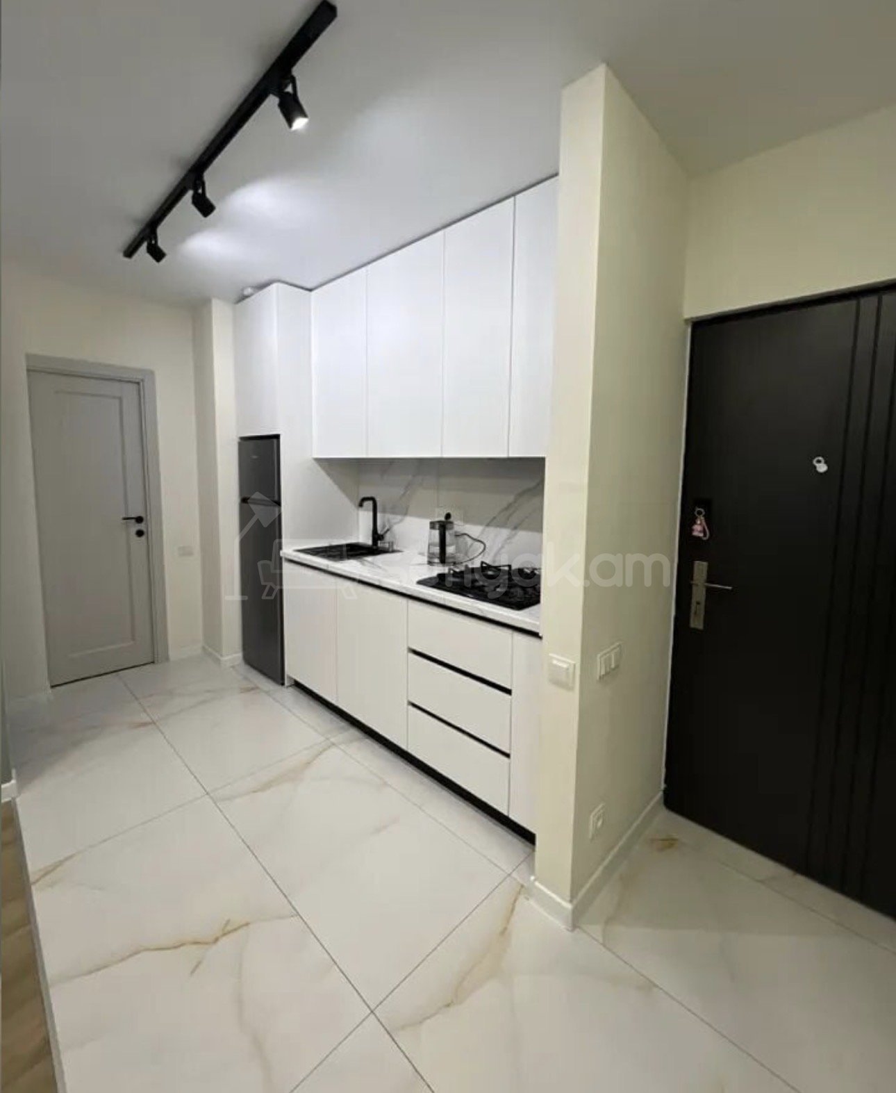 2 Սենյականոց Բնակարան, 43քմ, 3/9 հարկ, Դիզայներական Վերանորոգված