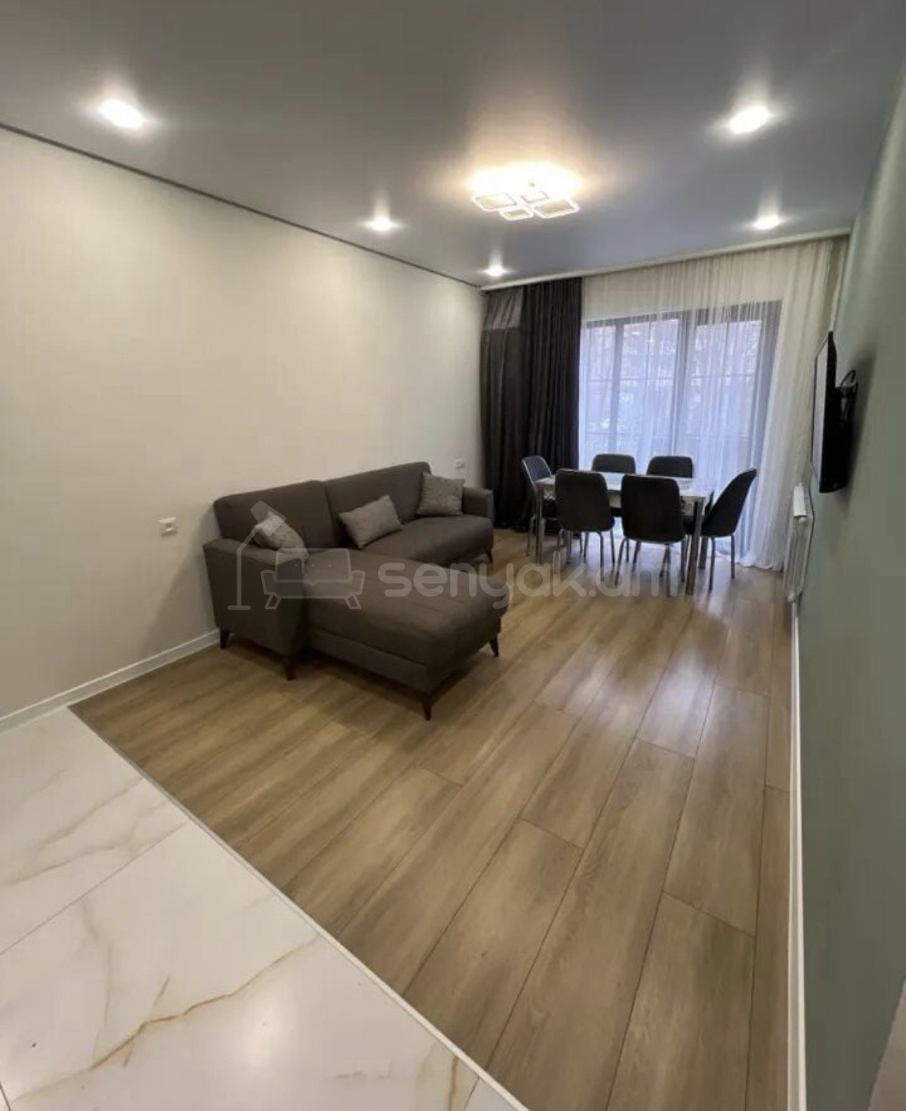 2 Սենյականոց Բնակարան, 43քմ, 3/9 հարկ, Դիզայներական Վերանորոգված