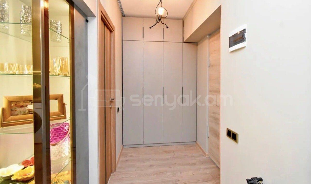 2 Սենյականոց Բնակարան Քարե Շենքում, 37քմ, 2/4 հարկ, Դիզայներական Վերանորոգված