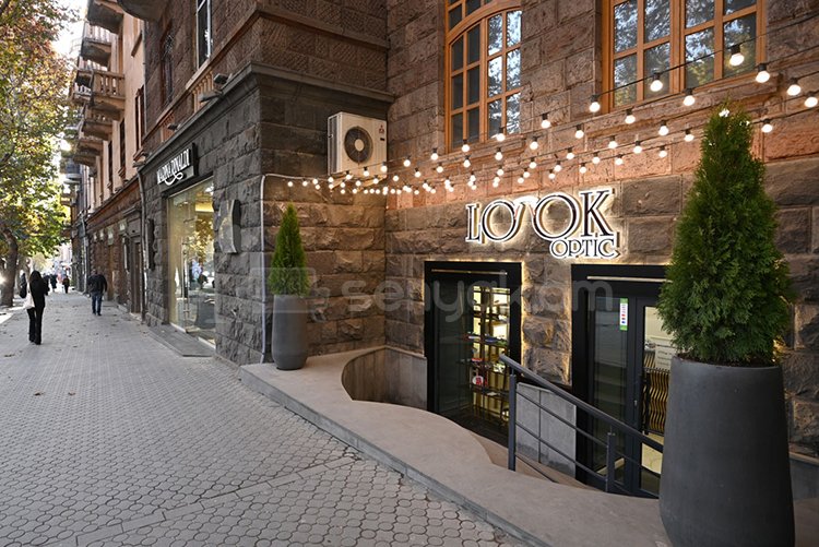 3 Սենյականոց Բնակարան Քարե Շենքում, 104քմ, 4/5 հարկ, Պետական Վիճակում