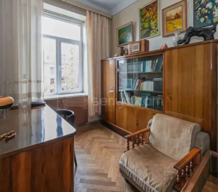 3 Սենյականոց Բնակարան Քարե Շենքում, 104քմ, 4/5 հարկ, Պետական Վիճակում