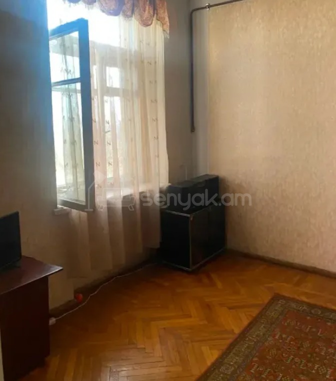 3 Սենյականոց Բնակարան Քարե Շենքում, 104քմ, 4/5 հարկ, Պետական Վիճակում