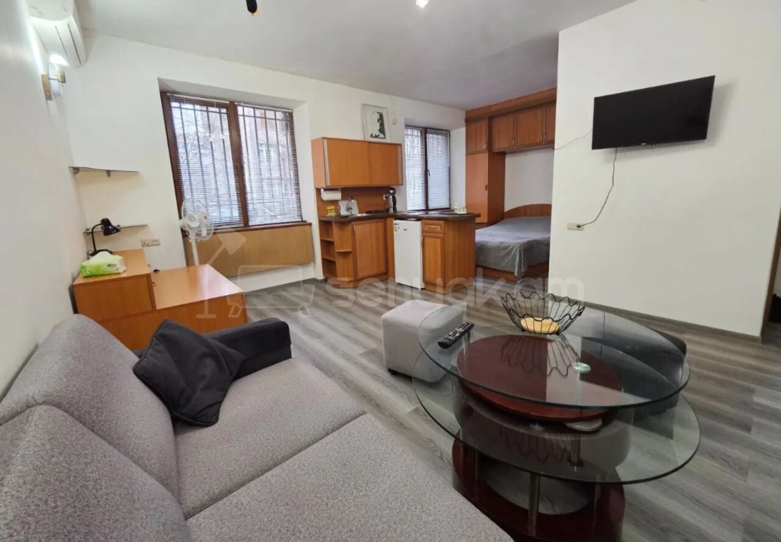 1 Սենյականոց Բնակարան Քարե Շենքում, 40քմ, 2/5 հարկ, Կապիտալ Վերանորոգված, Կահավորված