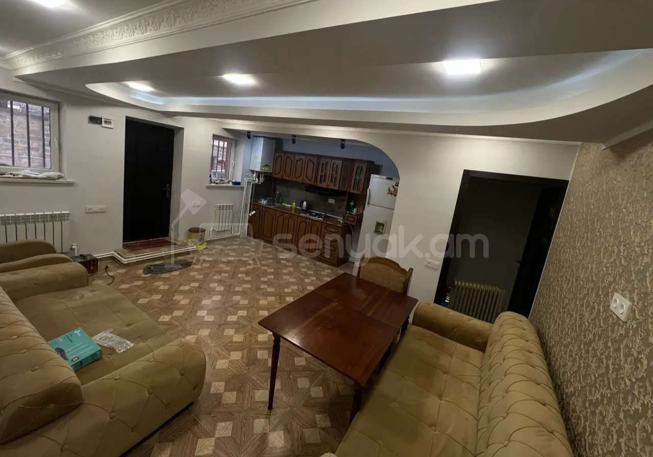 3 Սենյականոց Սեփական Տուն, 70քմ, Նորմալ Վիճակում, Կահավորված
