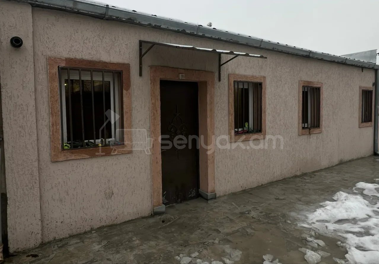 3 Սենյականոց Սեփական Տուն, 70քմ, Նորմալ Վիճակում, Կահավորված