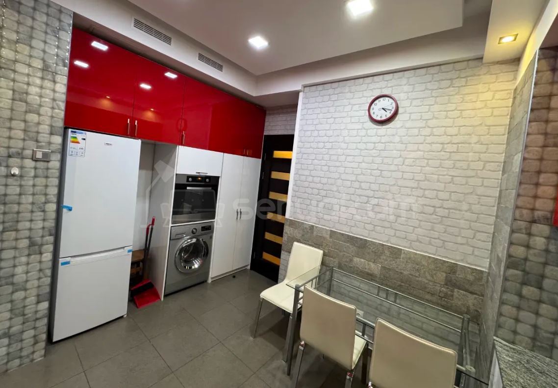 3 Սենյականոց Բնակարան, 98քմ, 6/18 հարկ, Կապիտալ Վերանորոգված, Կահավորված, Արևկող