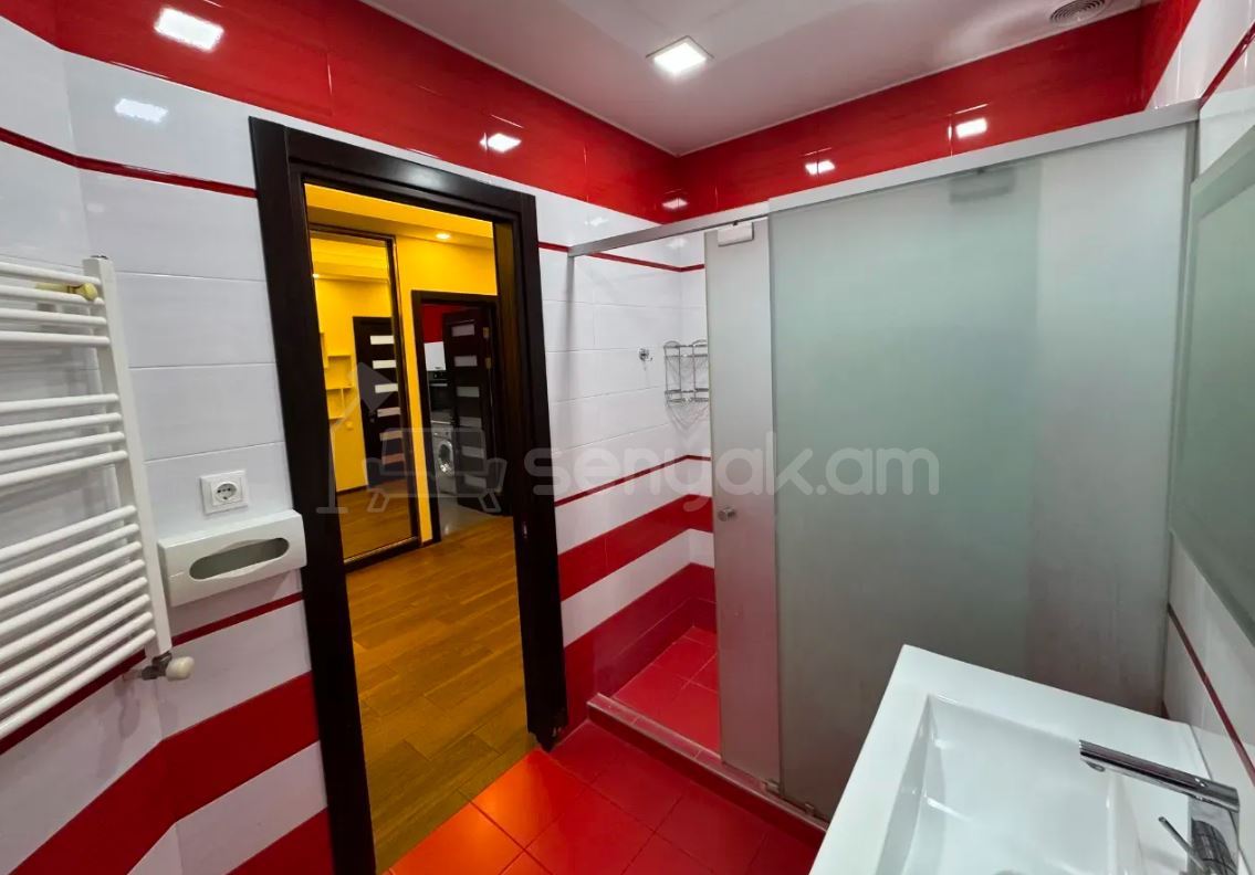 3 Սենյականոց Բնակարան, 98քմ, 6/18 հարկ, Կապիտալ Վերանորոգված, Կահավորված, Արևկող