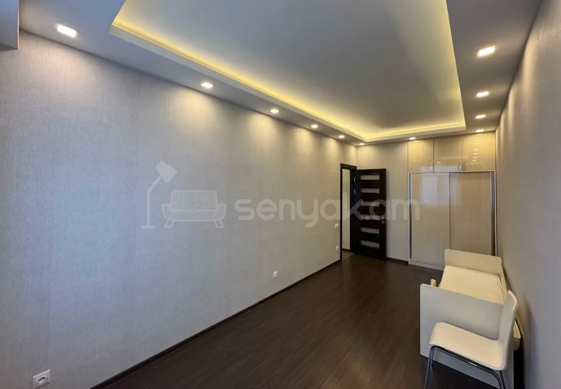 3 Սենյականոց Բնակարան, 98քմ, 6/18 հարկ, Կապիտալ Վերանորոգված, Կահավորված, Արևկող