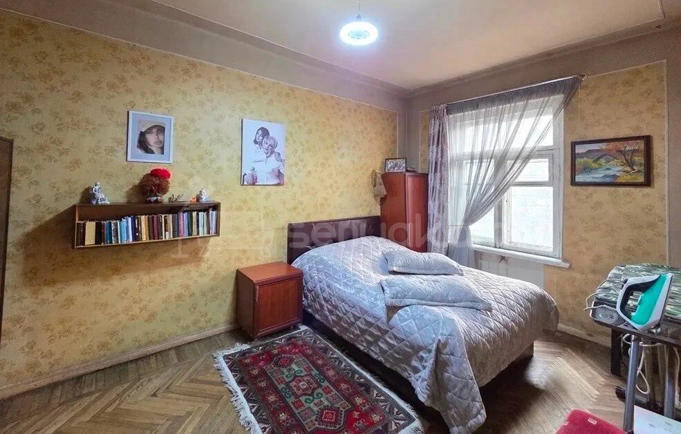 3 Սենյականոց Բնակարան Քարե Շենքում, 85քմ, 3/4 հարկ, Պետական Վիճակում