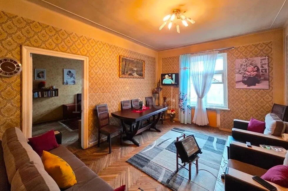 3 Սենյականոց Բնակարան Քարե Շենքում, 85քմ, 3/4 հարկ, Պետական Վիճակում