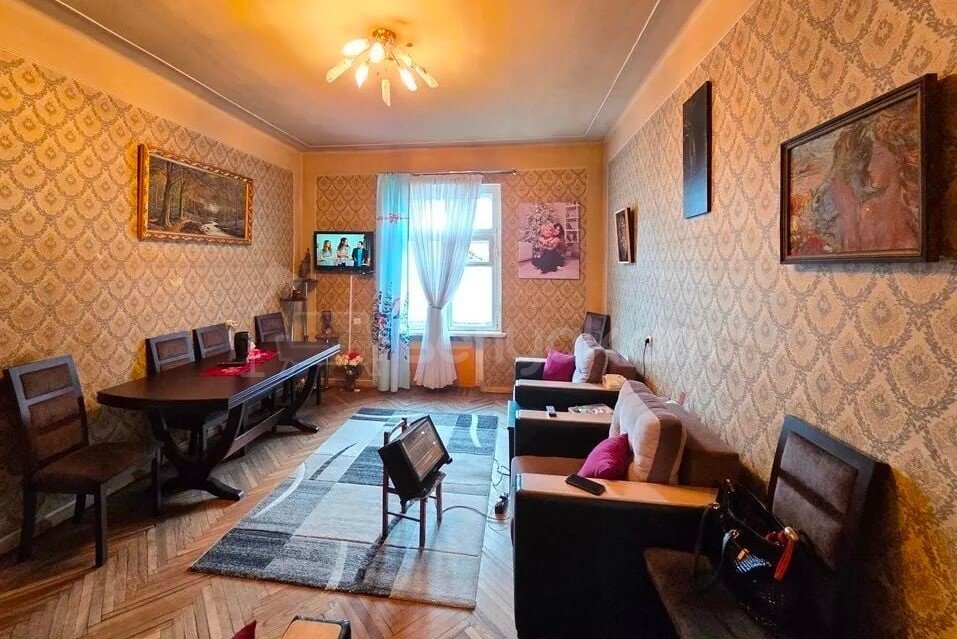 3 Սենյականոց Բնակարան Քարե Շենքում, 85քմ, 3/4 հարկ, Պետական Վիճակում