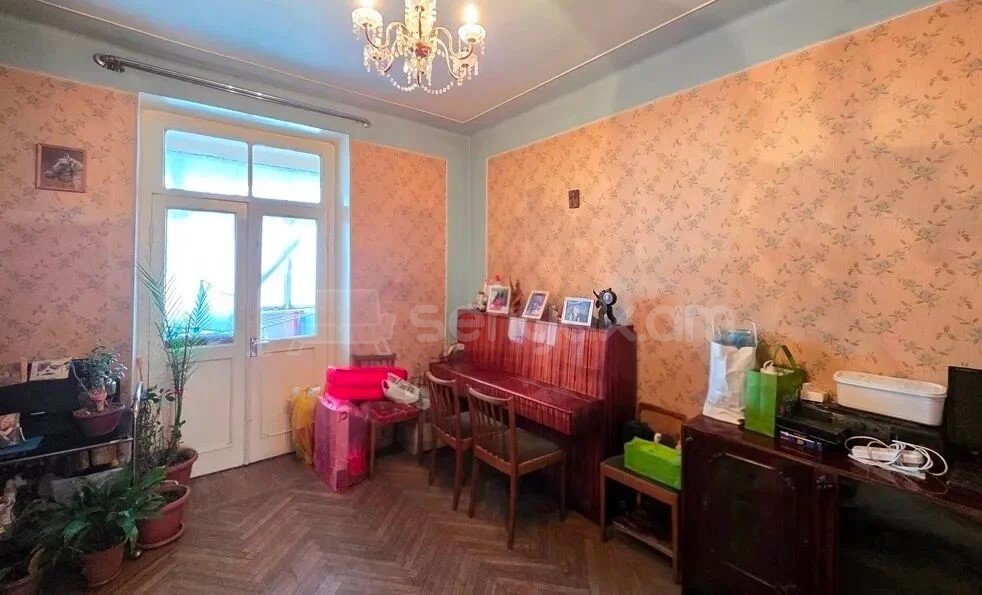 3 Սենյականոց Բնակարան Քարե Շենքում, 85քմ, 3/4 հարկ, Պետական Վիճակում