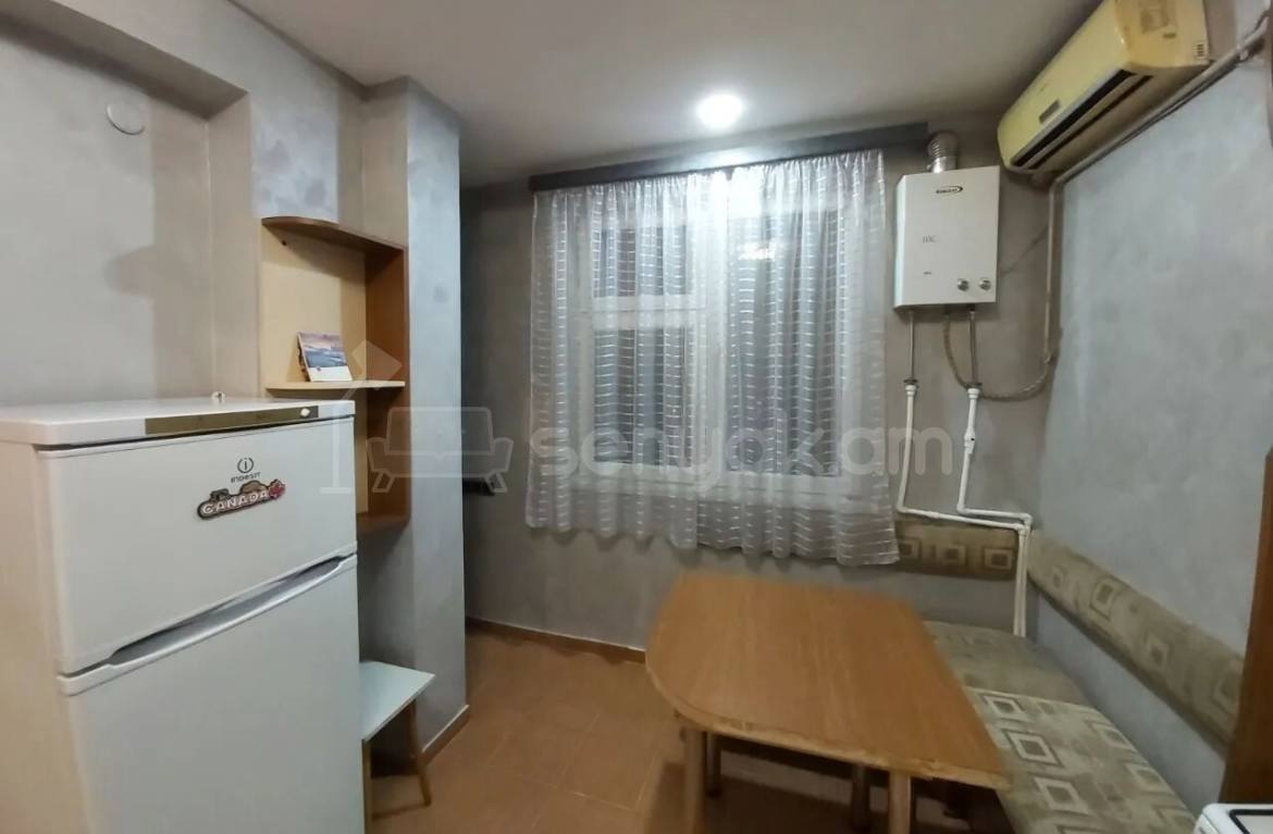 2 Սենյականոց Բնակարան Քարե Շենքում, 43քմ, 9/9 հարկ, Կապիտալ Վերանորոգված, Կահավորված