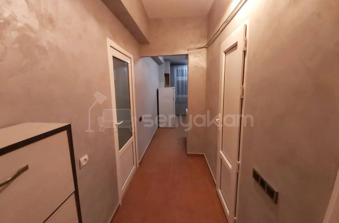 2 Սենյականոց Բնակարան Քարե Շենքում, 43քմ, 9/9 հարկ, Կապիտալ Վերանորոգված, Կահավորված