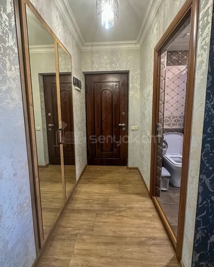 3 Սենյականոց Բնակարան Քարե Շենքում, 70քմ, 3/5 հարկ, Նորմալ Վիճակում, Կահավորված