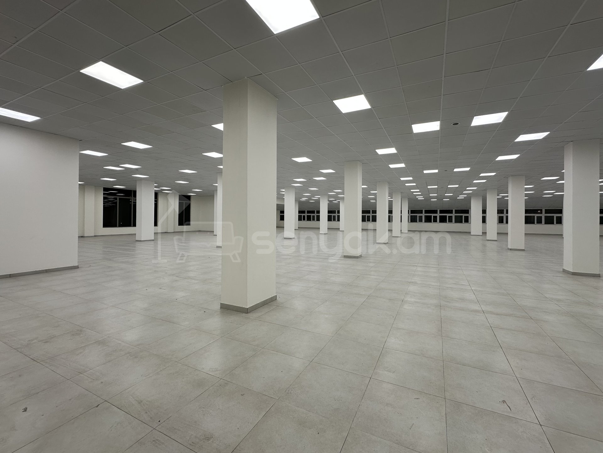 Առևտրի Տարածք, 1200քմ, Կապիտալ Վերանորոգված