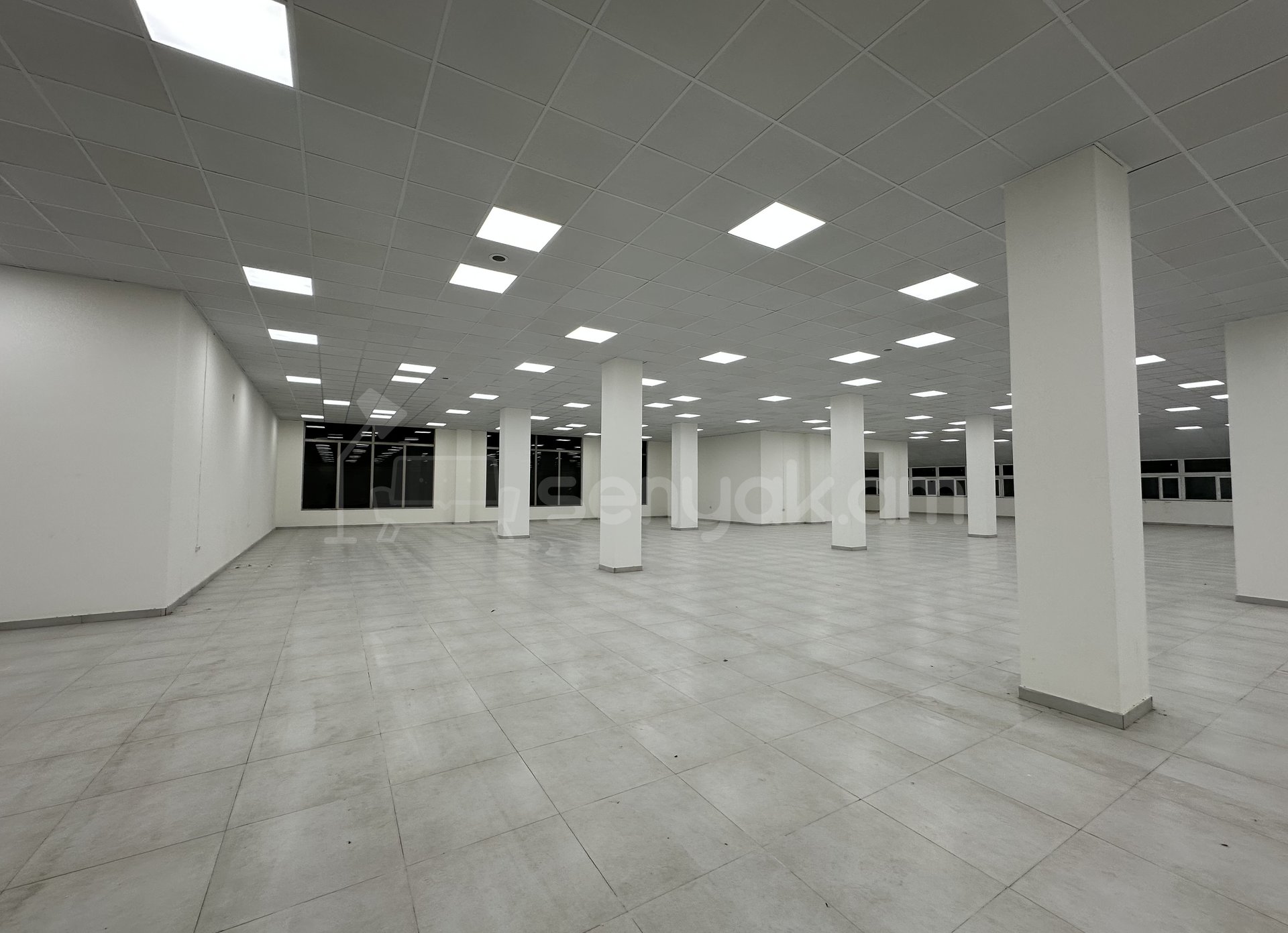 Առևտրի Տարածք, 1200քմ, Կապիտալ Վերանորոգված