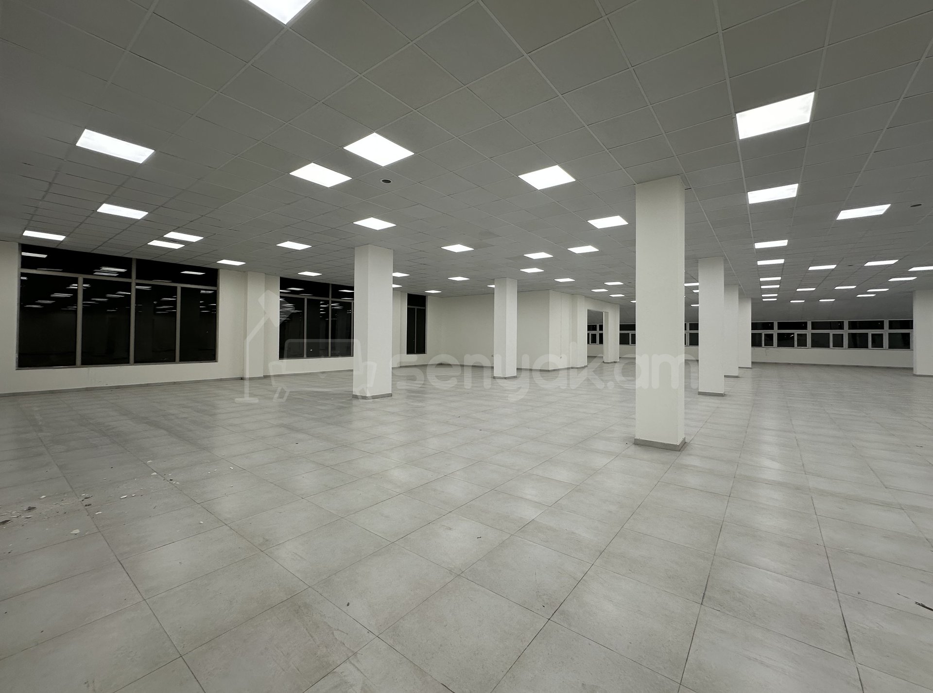 Առևտրի Տարածք, 1200քմ, Կապիտալ Վերանորոգված