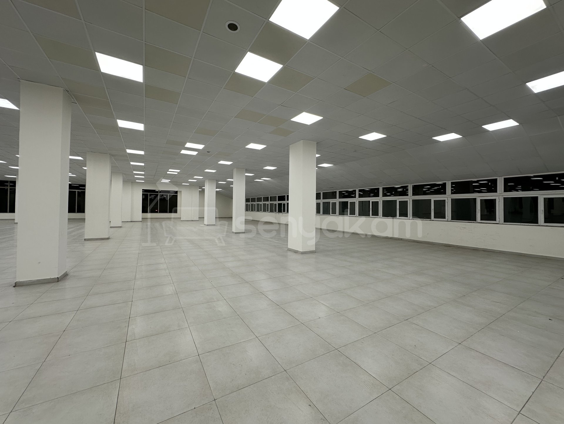 Առևտրի Տարածք, 1200քմ, Կապիտալ Վերանորոգված