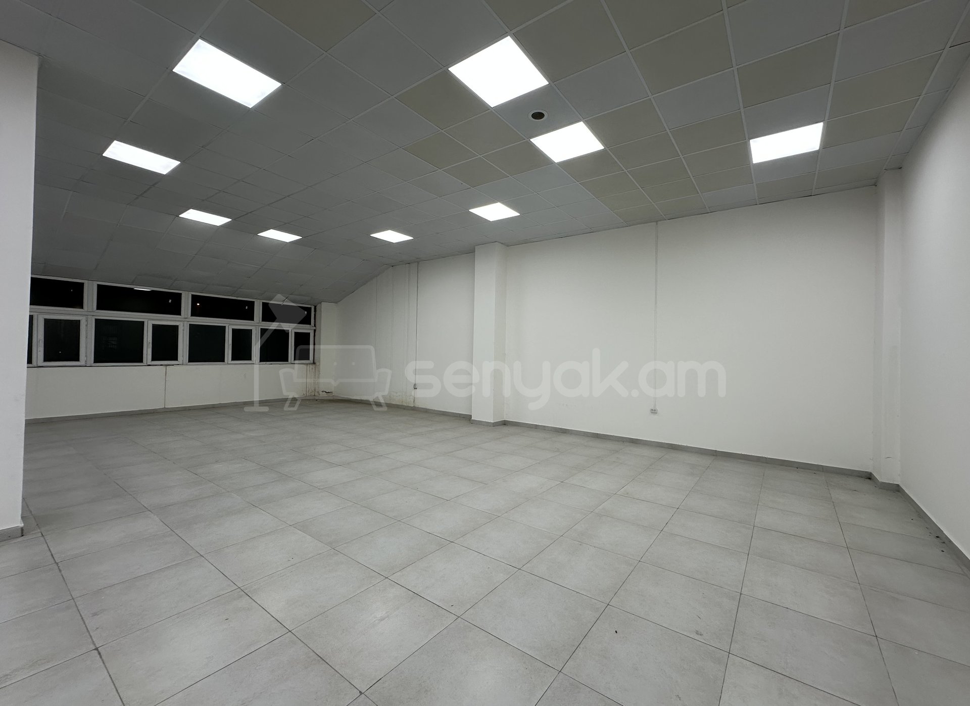 Առևտրի Տարածք, 1200քմ, Կապիտալ Վերանորոգված