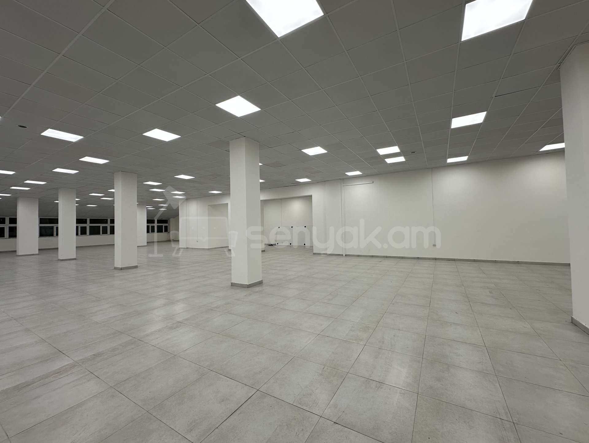 Առևտրի Տարածք, 1200քմ, Կապիտալ Վերանորոգված