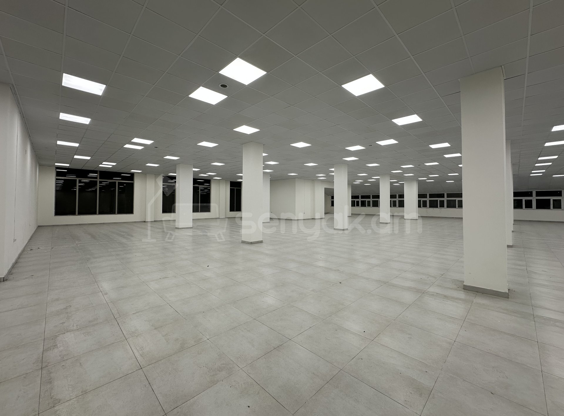 Առևտրի Տարածք, 1200քմ, Կապիտալ Վերանորոգված