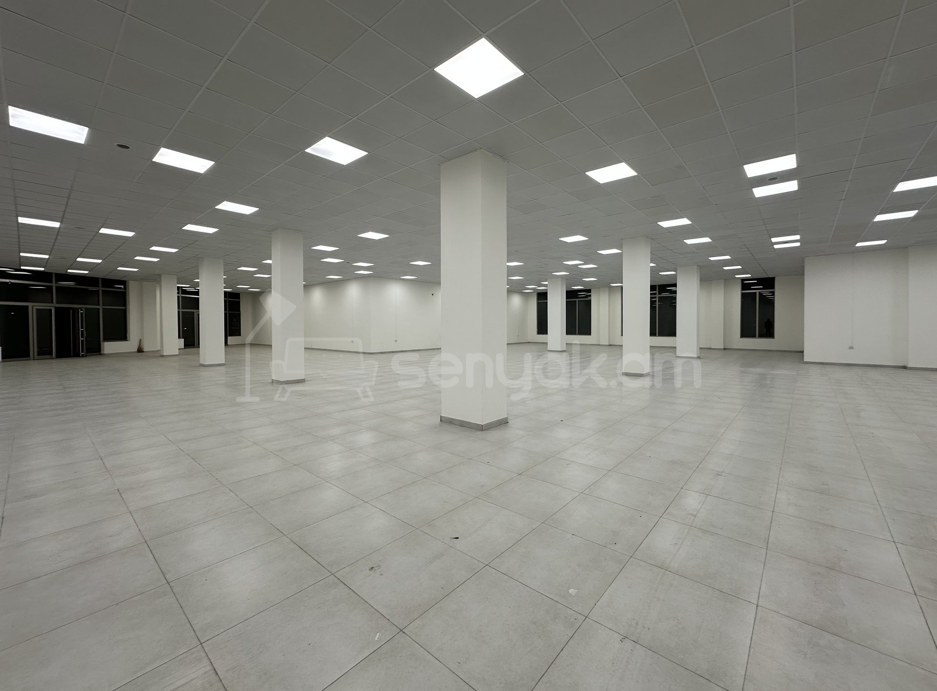 Առևտրի Տարածք, 1200քմ, Կապիտալ Վերանորոգված