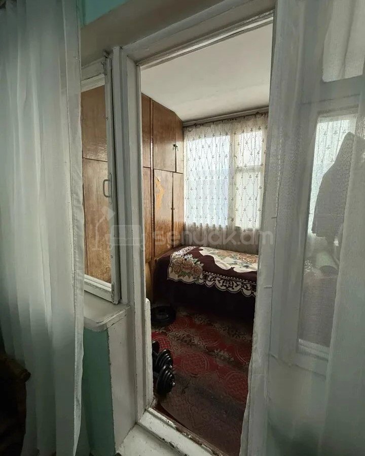 2 Սենյականոց Բնակարան, 50քմ, 4/4 հարկ, Պետական Վիճակում