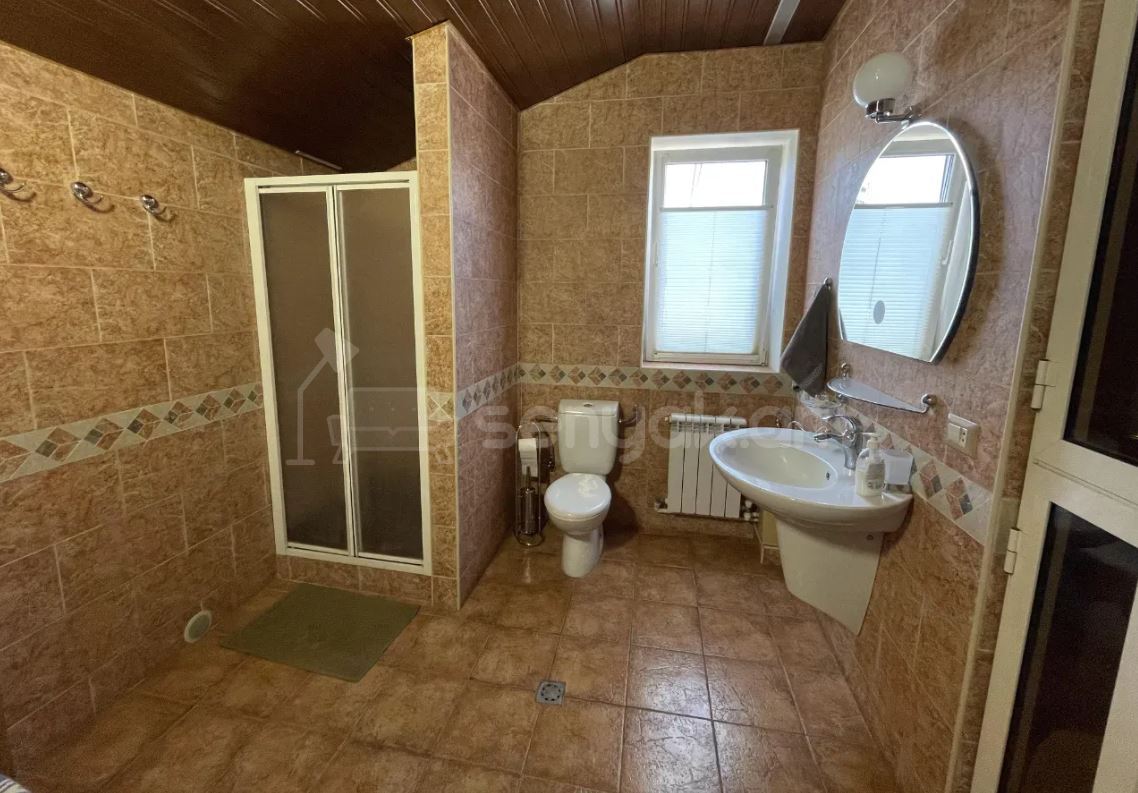 5 Սենյականոց Բնակարան Քարե Շենքում, 256քմ, 5/5 հարկ, Կապիտալ Վերանորոգված, Կահավորված, Արևկող