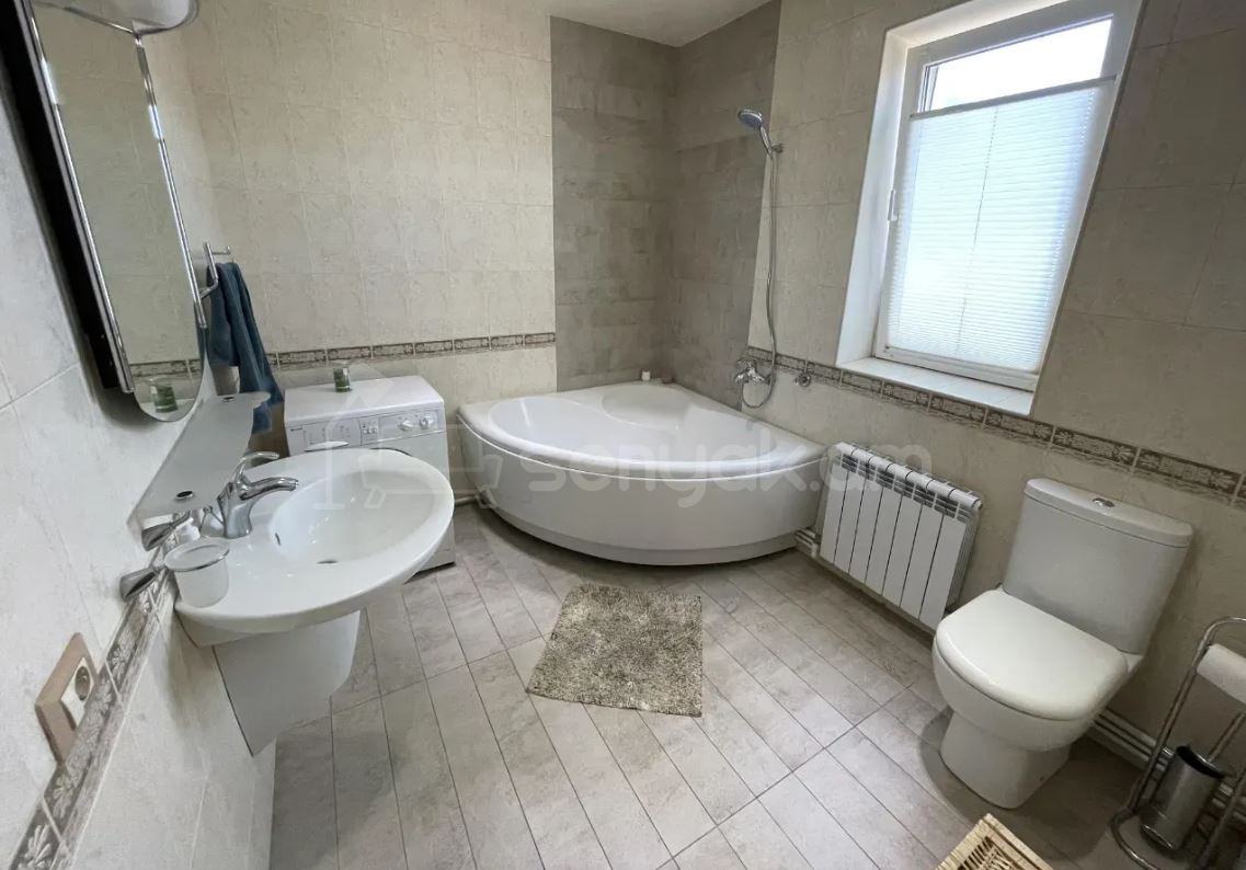 5 Սենյականոց Բնակարան Քարե Շենքում, 256քմ, 5/5 հարկ, Կապիտալ Վերանորոգված, Կահավորված, Արևկող