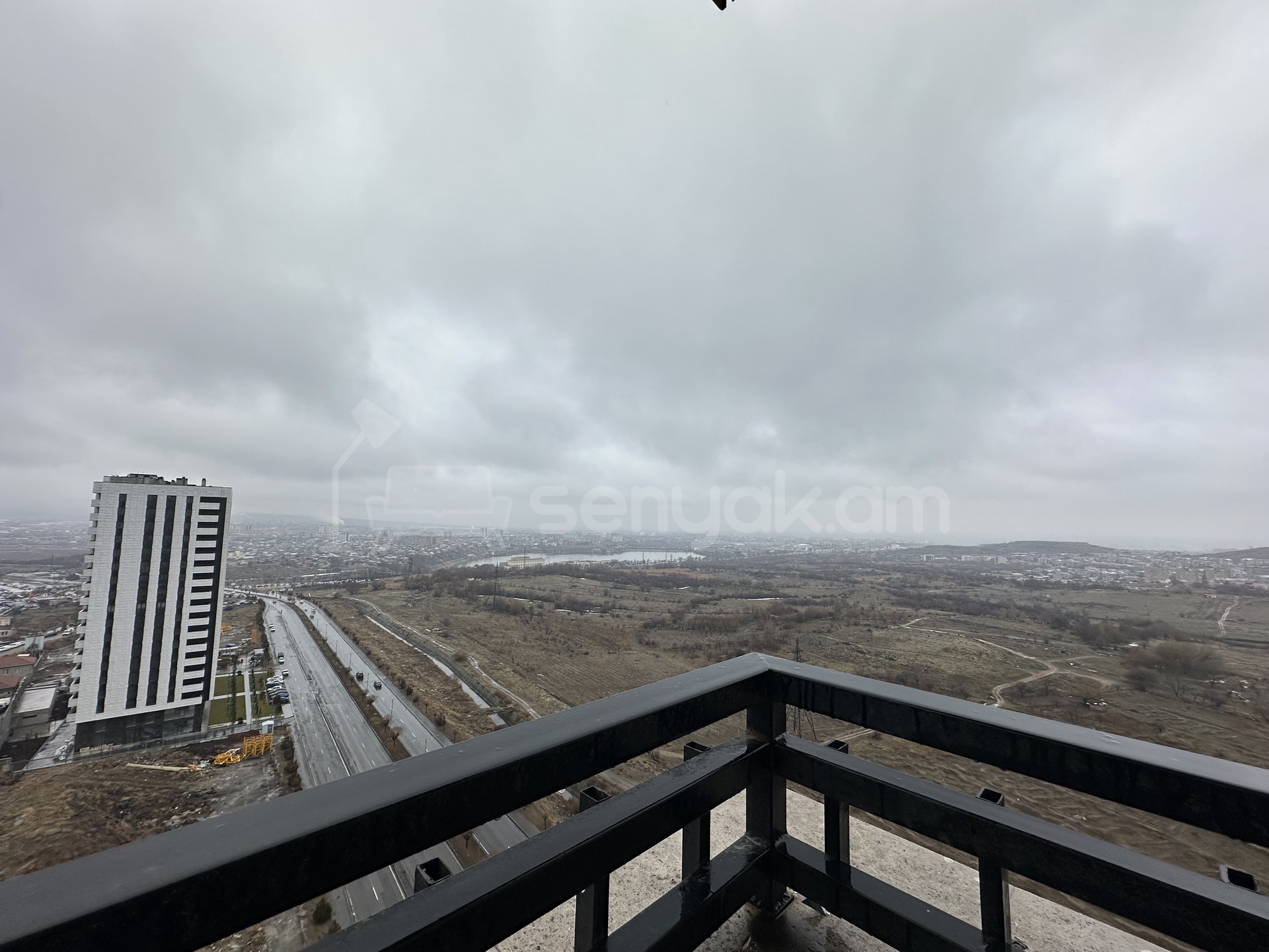 4 Սենյականոց Բնակարան Նորակառույցում, 130քմ, 16/18 հարկ, Զրոյական Վիճակում