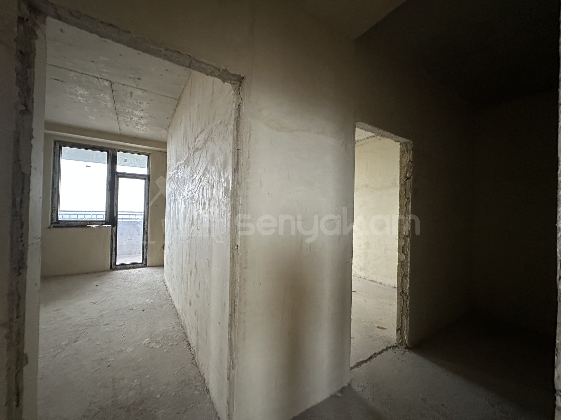 4 Սենյականոց Բնակարան Նորակառույցում, 130քմ, 16/18 հարկ, Զրոյական Վիճակում