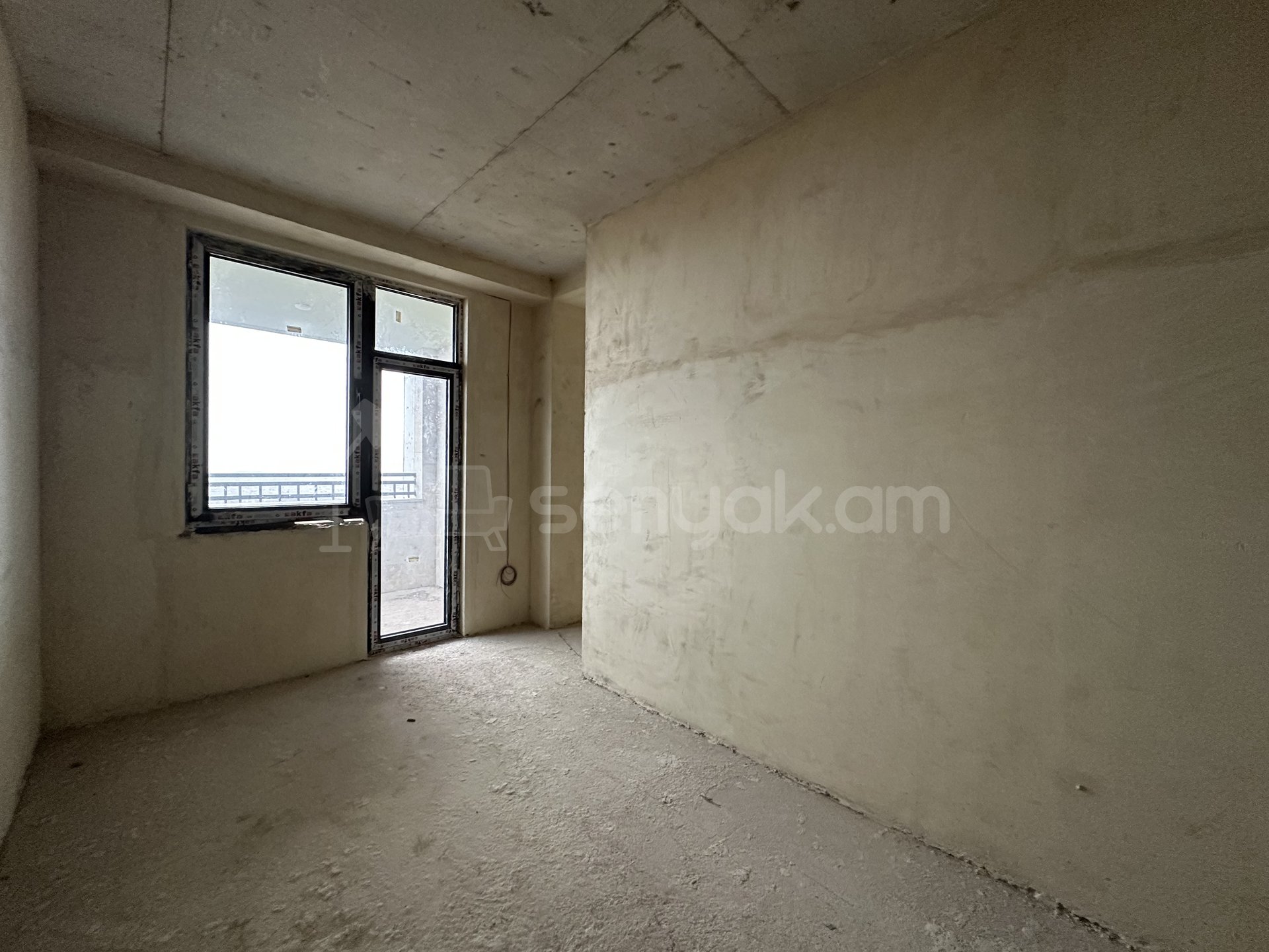 4 Սենյականոց Բնակարան Նորակառույցում, 130քմ, 16/18 հարկ, Զրոյական Վիճակում