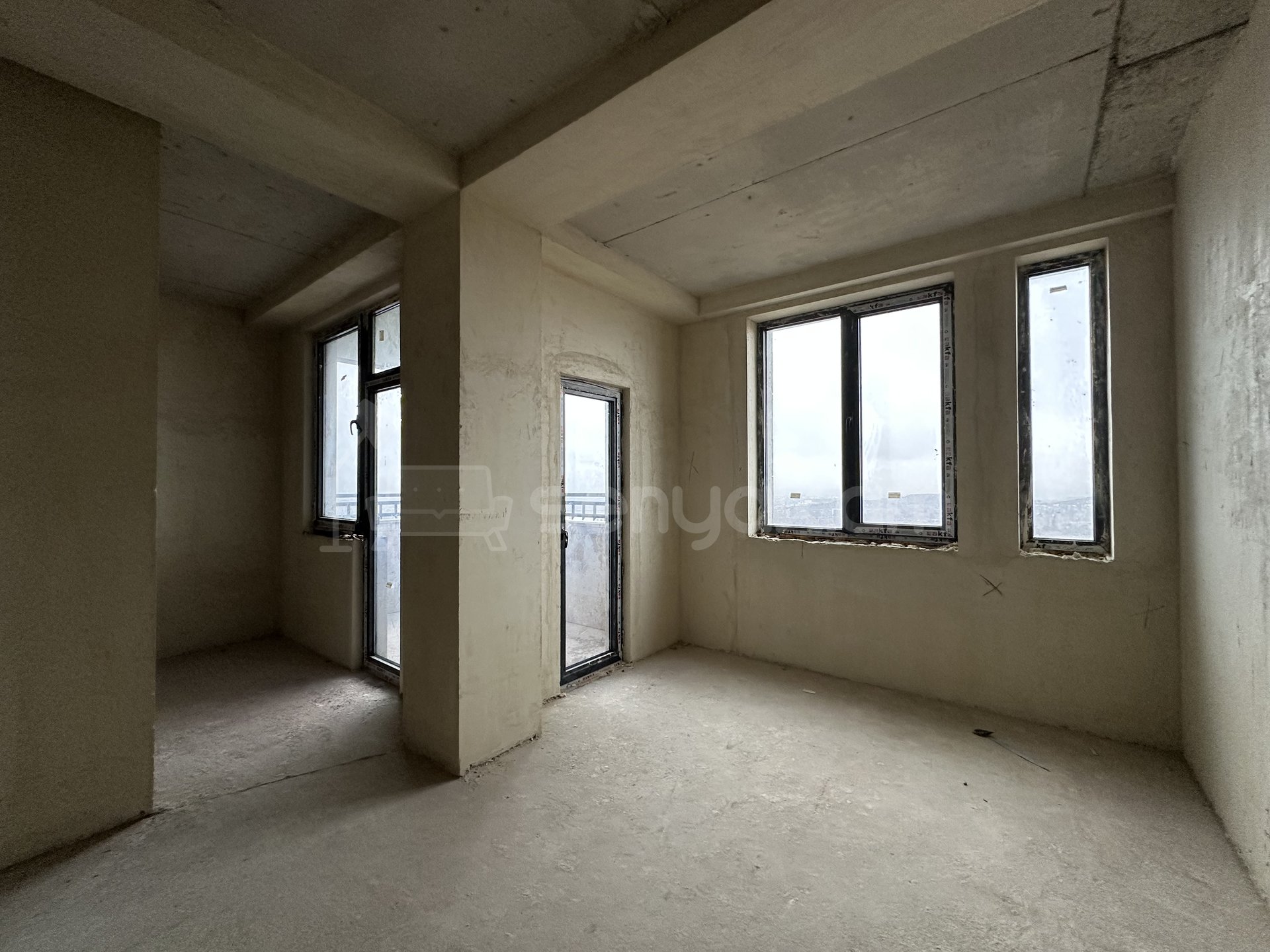 4 Սենյականոց Բնակարան Նորակառույցում, 130քմ, 16/18 հարկ, Զրոյական Վիճակում