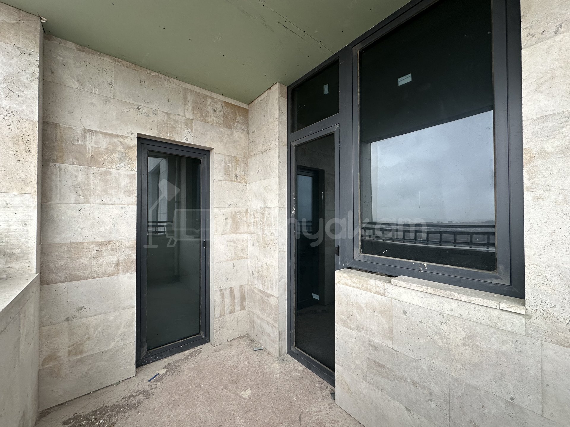 4 Սենյականոց Բնակարան Նորակառույցում, 130քմ, 16/18 հարկ, Զրոյական Վիճակում