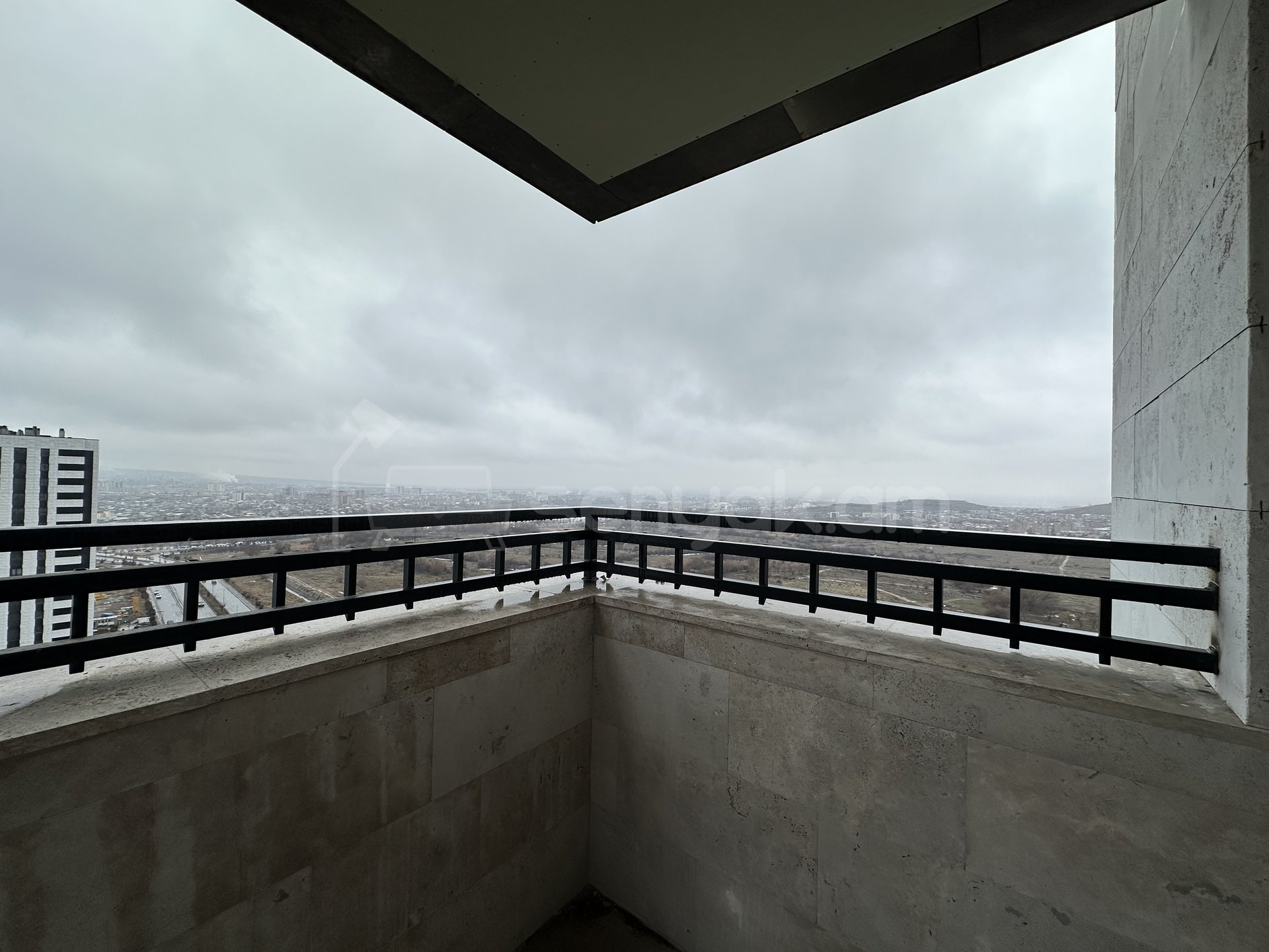 4 Սենյականոց Բնակարան Նորակառույցում, 130քմ, 16/18 հարկ, Զրոյական Վիճակում