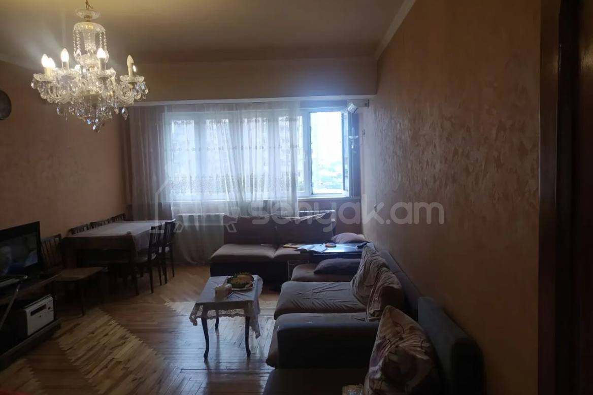 3 Սենյականոց Բնակարան Քարե Շենքում, 77քմ, 5/5 հարկ, Նորմալ Վիճակում, Կահավորված