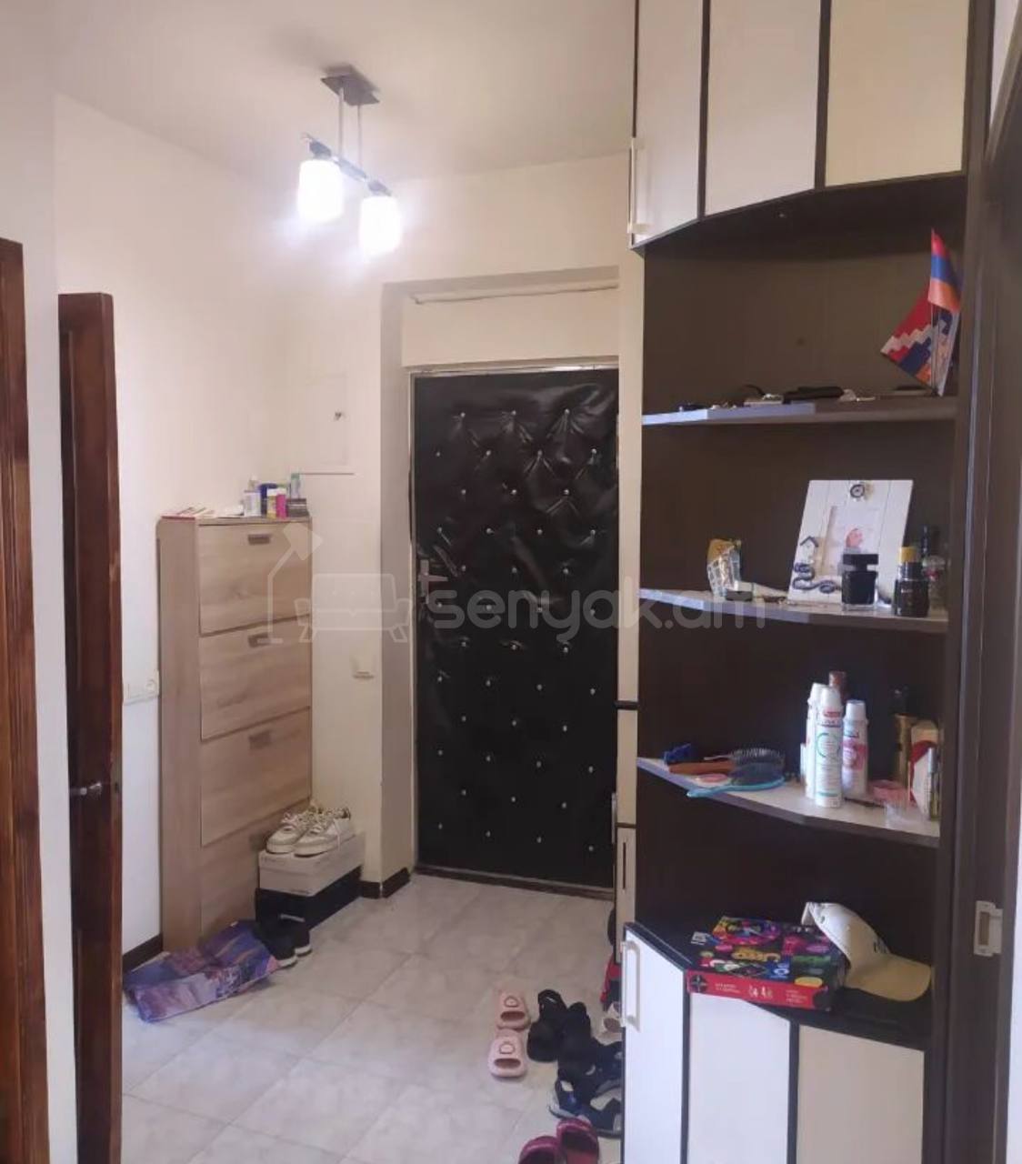 3 Սենյականոց Բնակարան Քարե Շենքում, 77քմ, 5/5 հարկ, Նորմալ Վիճակում, Կահավորված