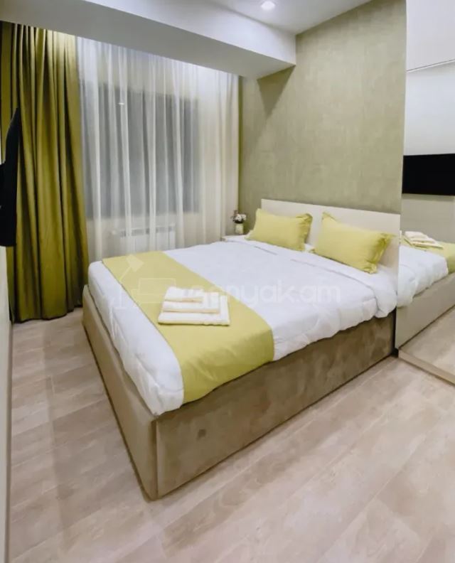 2 Սենյականոց Բնակարան, 42քմ, 5/19 հարկ, Դիզայներական Վերանորոգված, Կահավորված, Արևկող