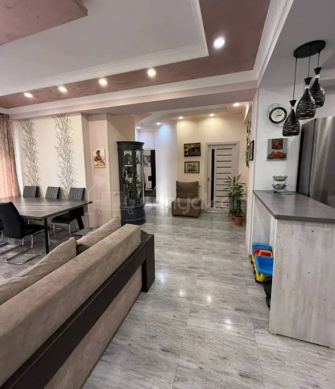 4 Սենյականոց Բնակարան, 123քմ, 8/13 հարկ, Կապիտալ Վերանորոգված