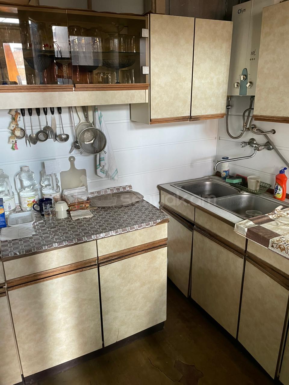 2 Սենյականոց Բնակարան Քարե Շենքում, 65քմ, 4/5 հարկ, Նորմալ Վիճակում, Կահավորված, Արևկող