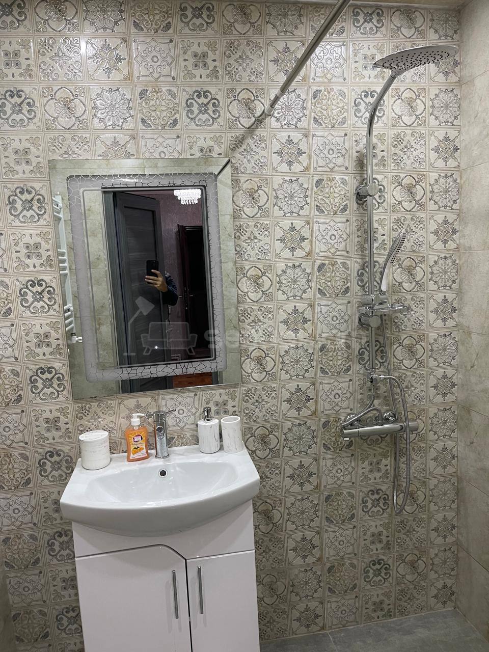 3 Սենյականոց Բնակարան Քարե Շենքում, 108քմ, 2/5 հարկ, Կապիտալ Վերանորոգված