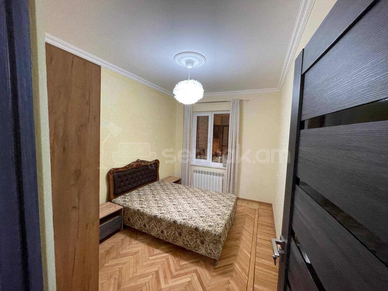 3 Սենյականոց Բնակարան Քարե Շենքում, 108քմ, 2/5 հարկ, Կապիտալ Վերանորոգված