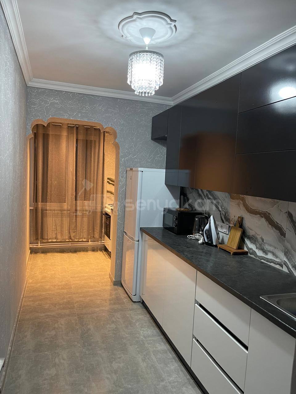 3 Սենյականոց Բնակարան Քարե Շենքում, 108քմ, 2/5 հարկ, Կապիտալ Վերանորոգված